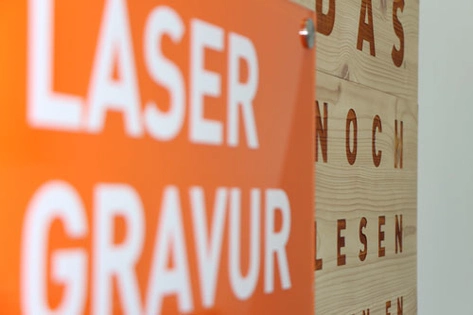 Lasergrfavur Holztafel graviert